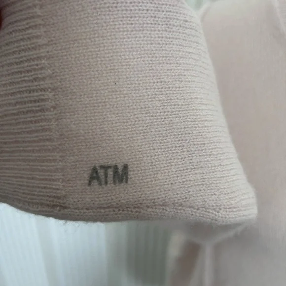 ATM 100% Cashmere Sweater Women’s Size Medium Blush Pink $485 Retail Oversized - Picture 4 of 8